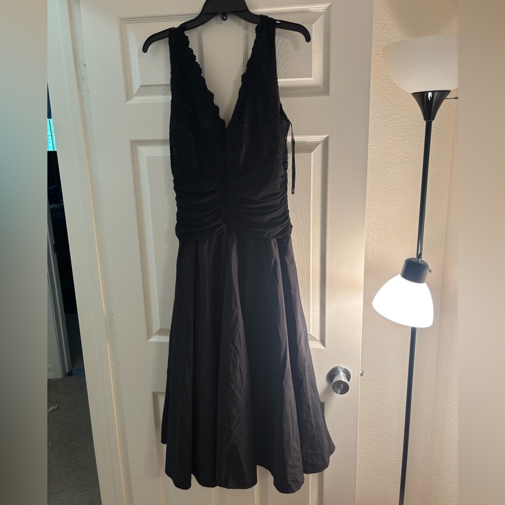 Jessica Howard Black Lace Midi Dress